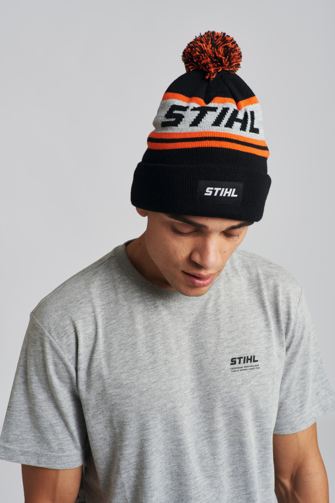 Mütze POMPON 24, Schwarz/Orange/Grau