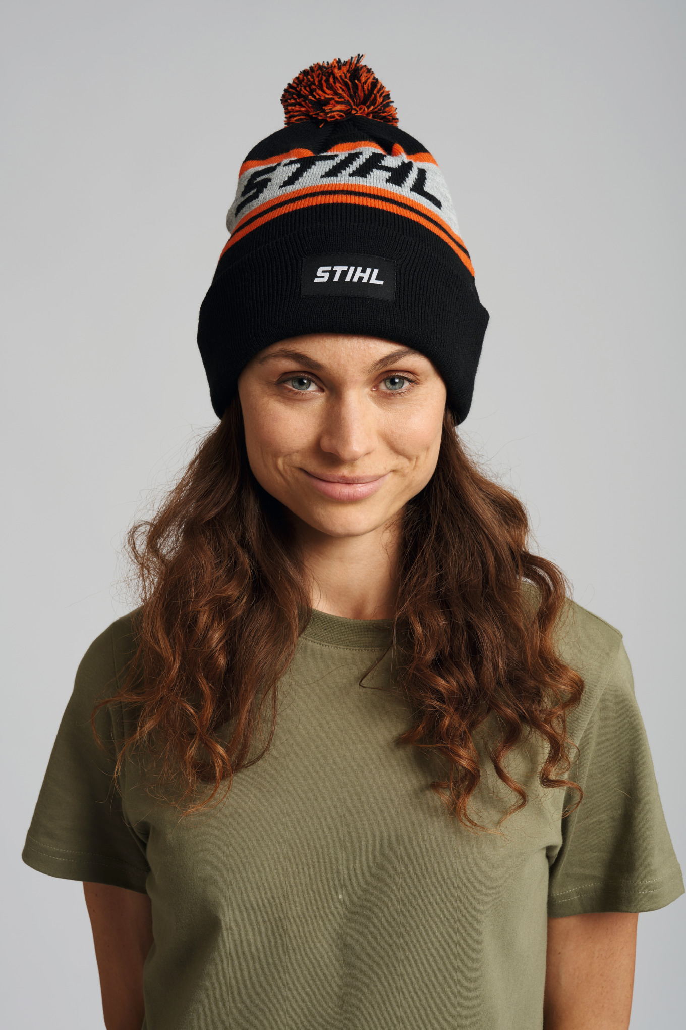 Mütze POMPON 24, Schwarz/Orange/Grau