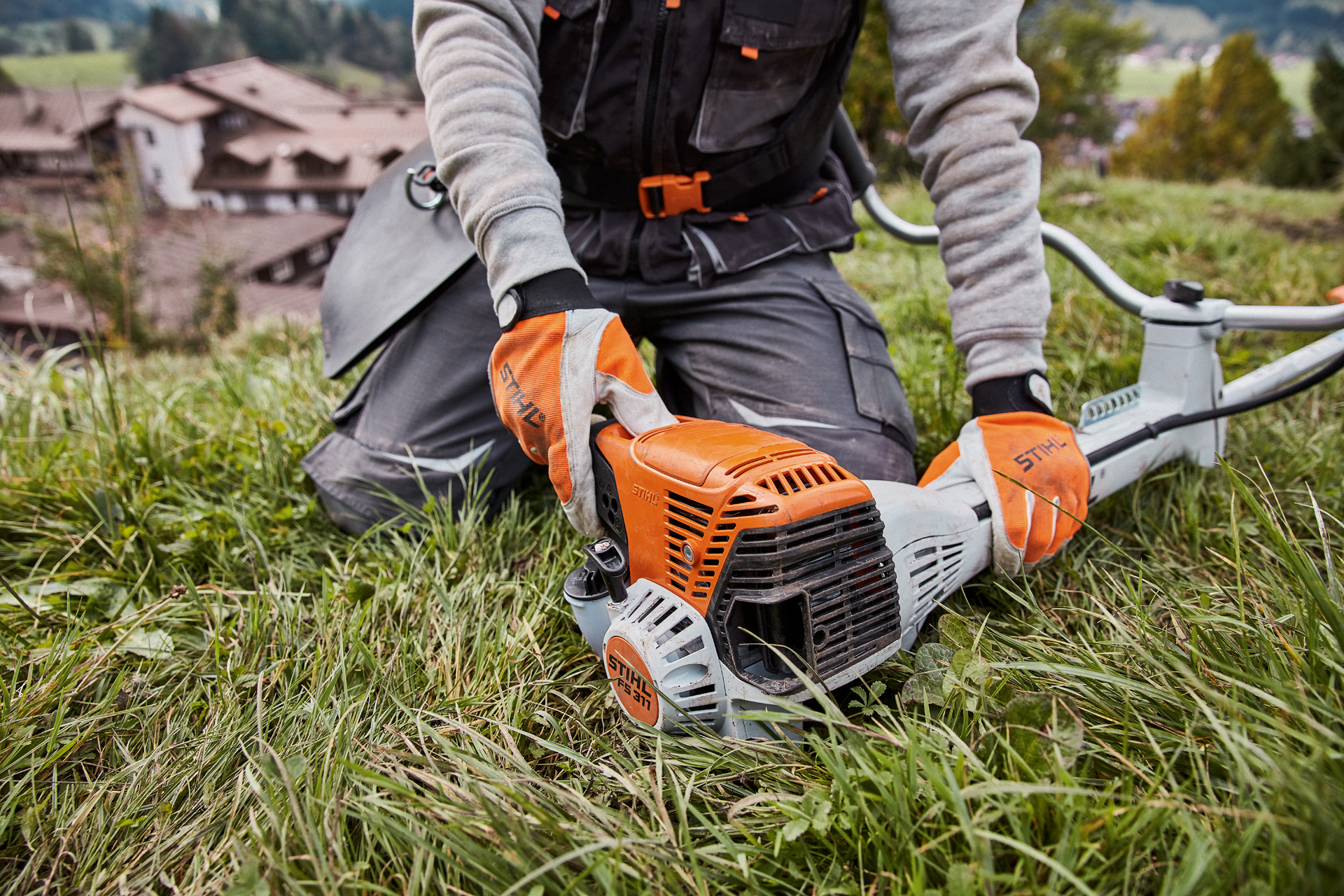 STIHL Benzin-Freischneider FS 311 wird gestartet 