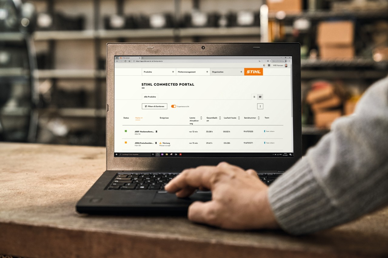 Nahaufnahme eines Laptops mit STIHL connected